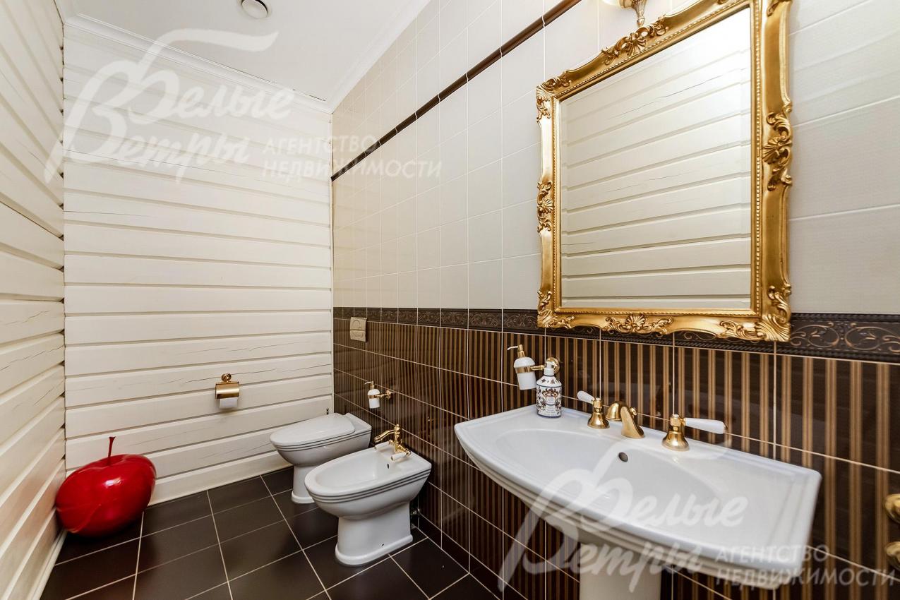 Гостевой санузел на первом этаже