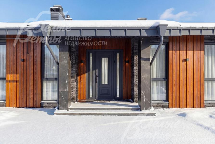 Дом с панорамным остеклением