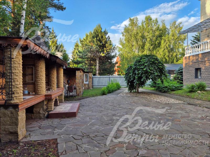 Просторная зона барбекю