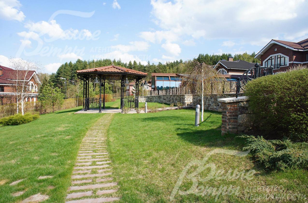 Участок 48 соток с многоуровневым ландшафтным дизайном