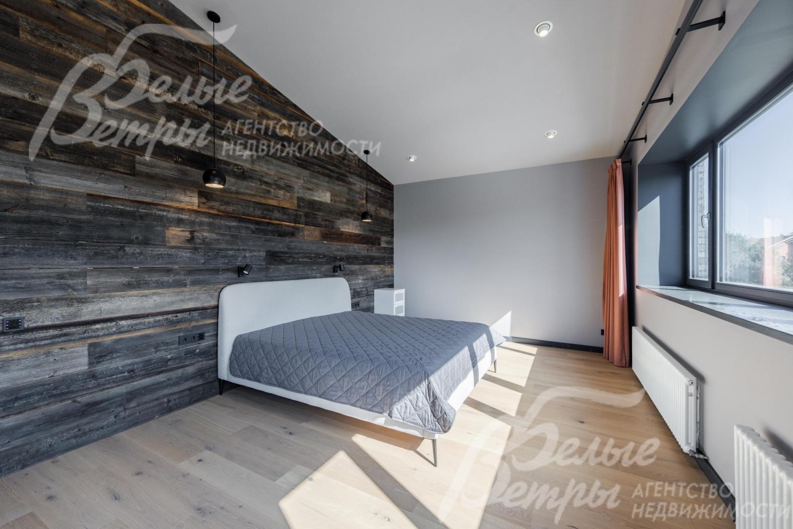 Одна из спален на 2ом этаже