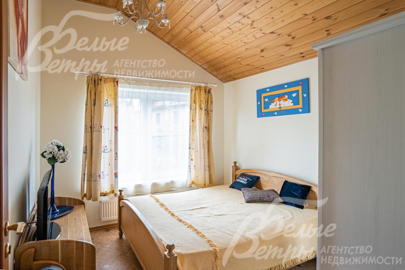 Спальня в квартире для персонала