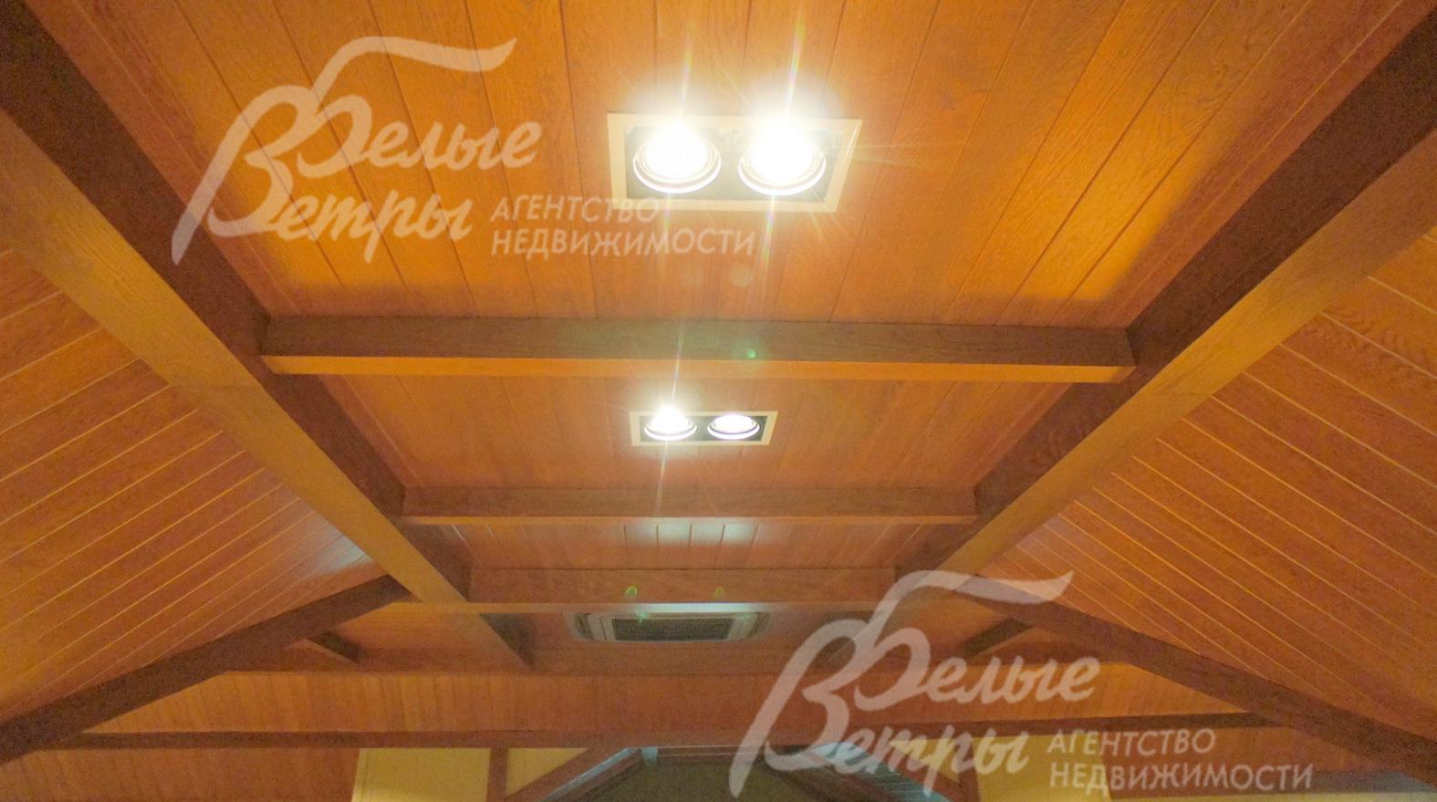 На третьем уровне сплит система Daikin