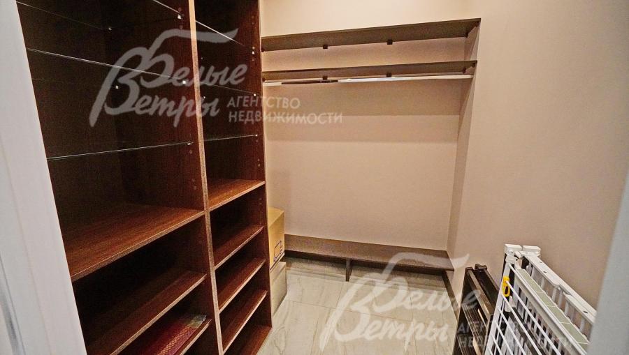 Гардеробная 4 кв.м на втором этаже