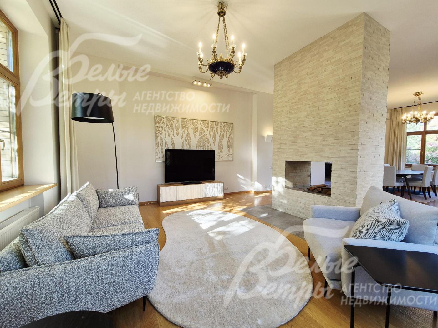 Современный телевизор 60 дюймов.