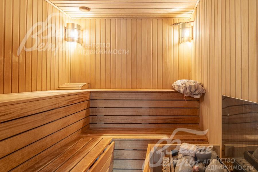 Сауна в спа-зоне дома
