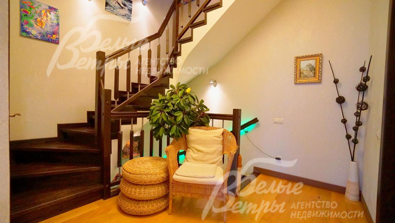 Холл второго этажа