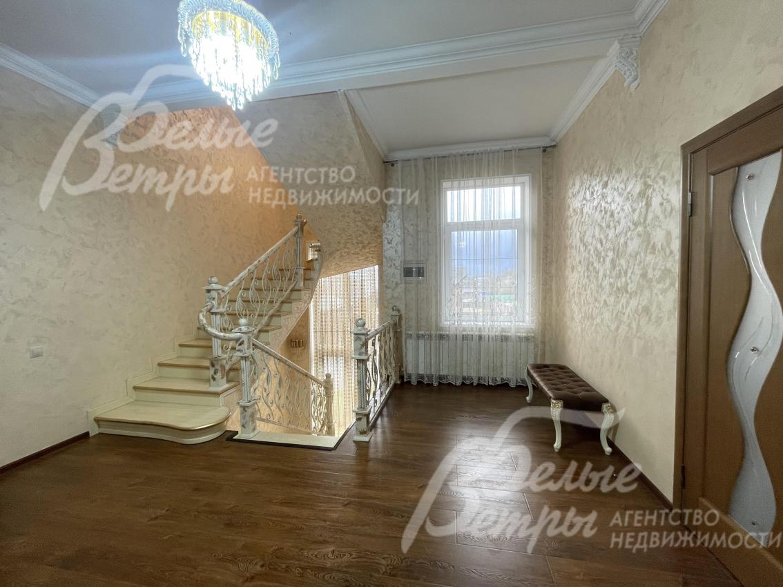 Холл 2-го этажа