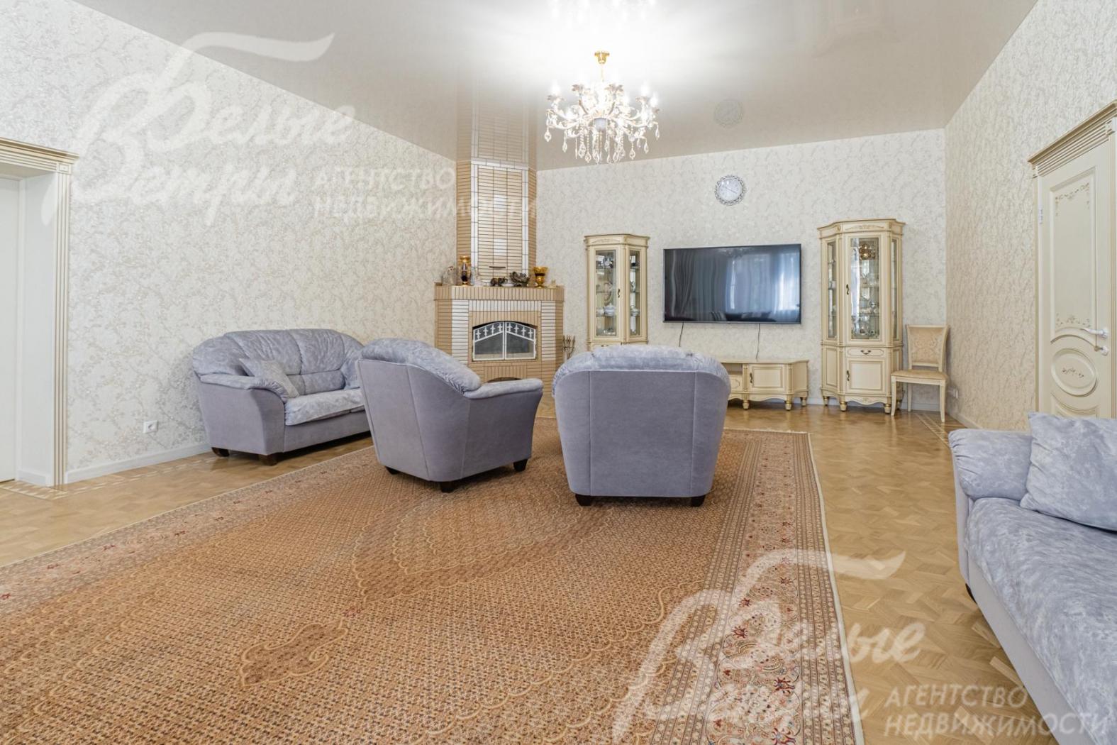 Гостиная с камином