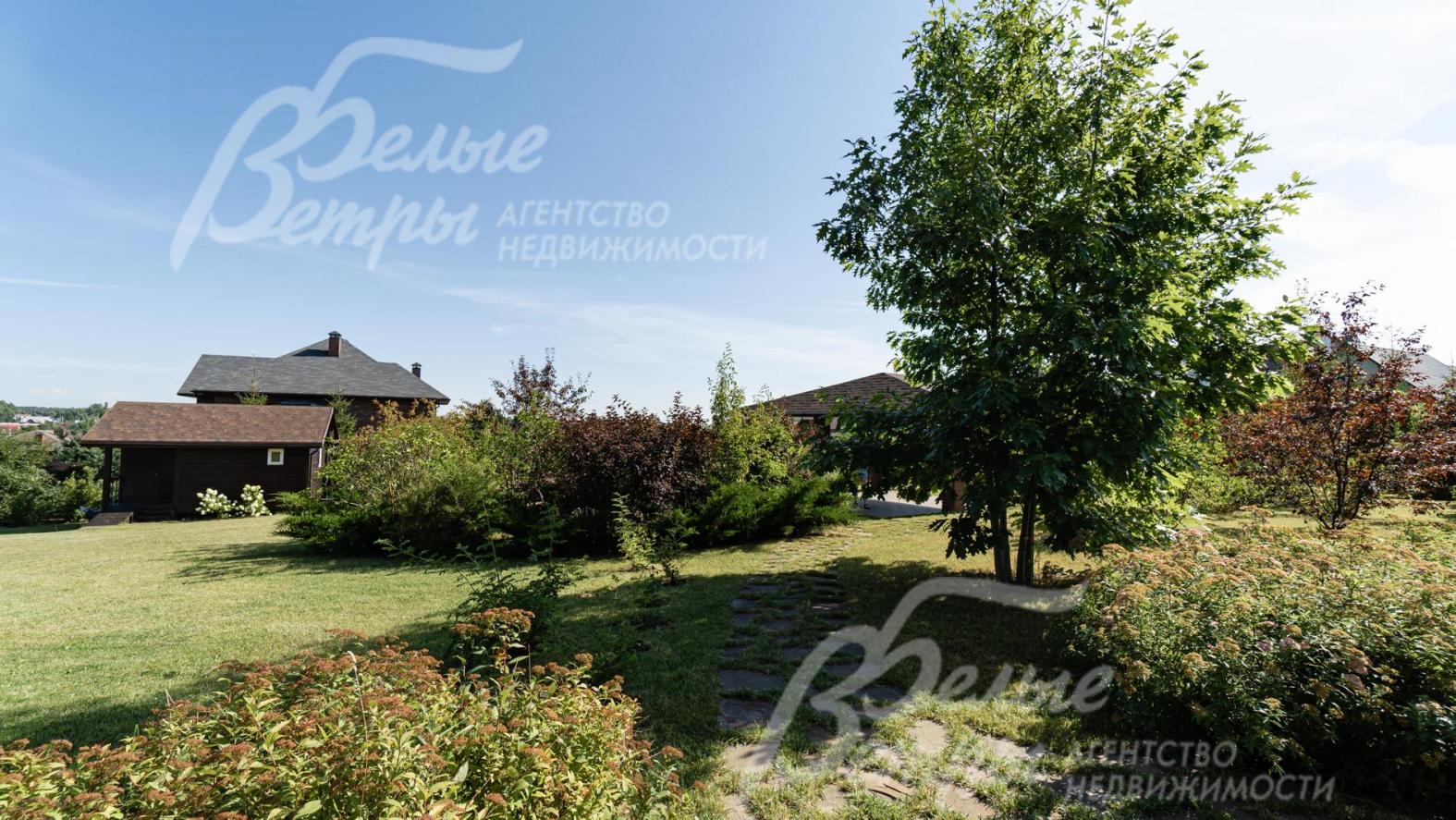 Участок 16 соток с многолетними растениями