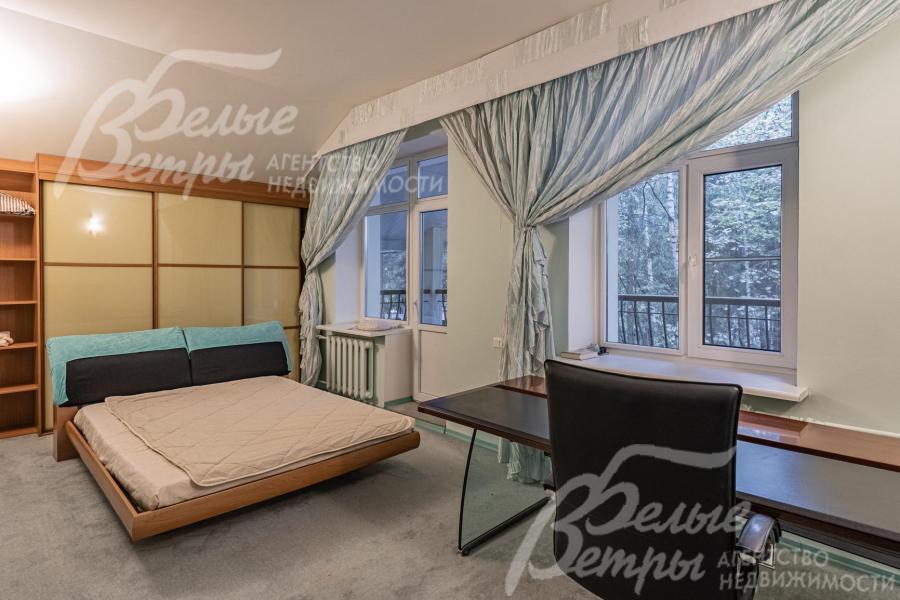 Мастер-спальня 24 кв.м с санузлом и балконом