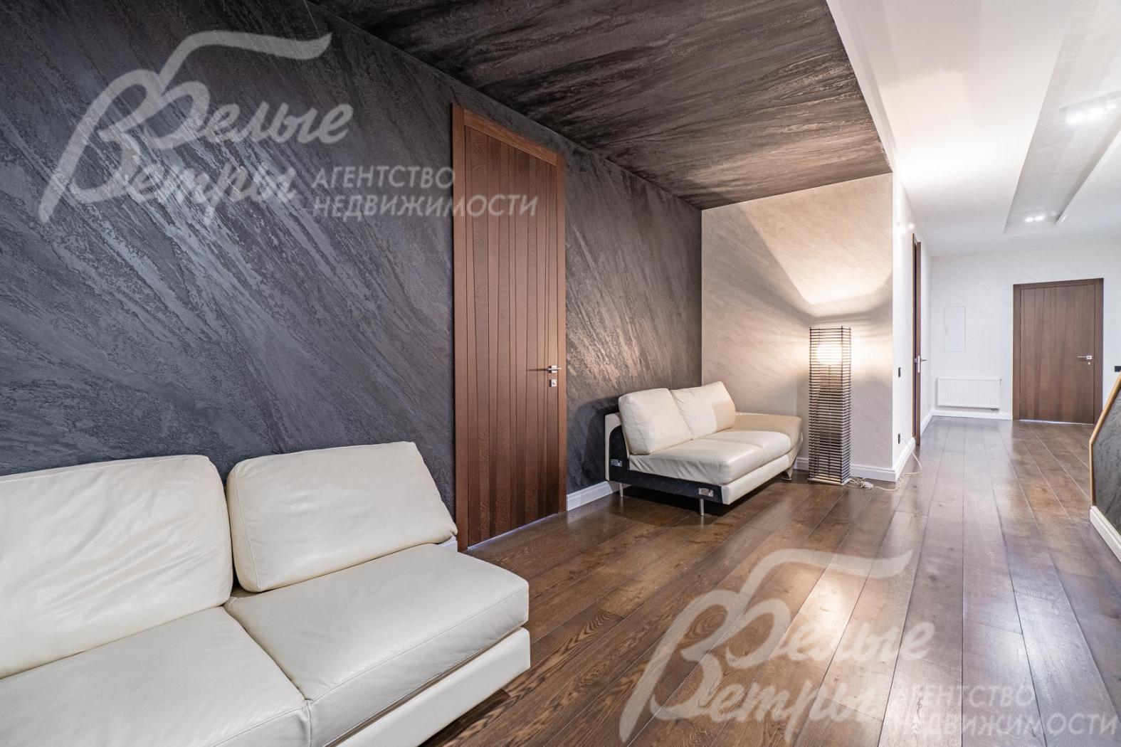 Холл второго этажа