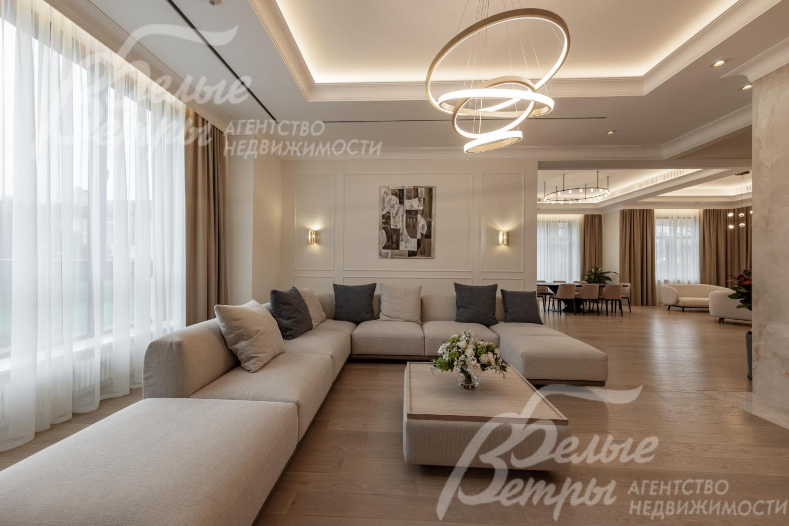 мягкая мебель у камина