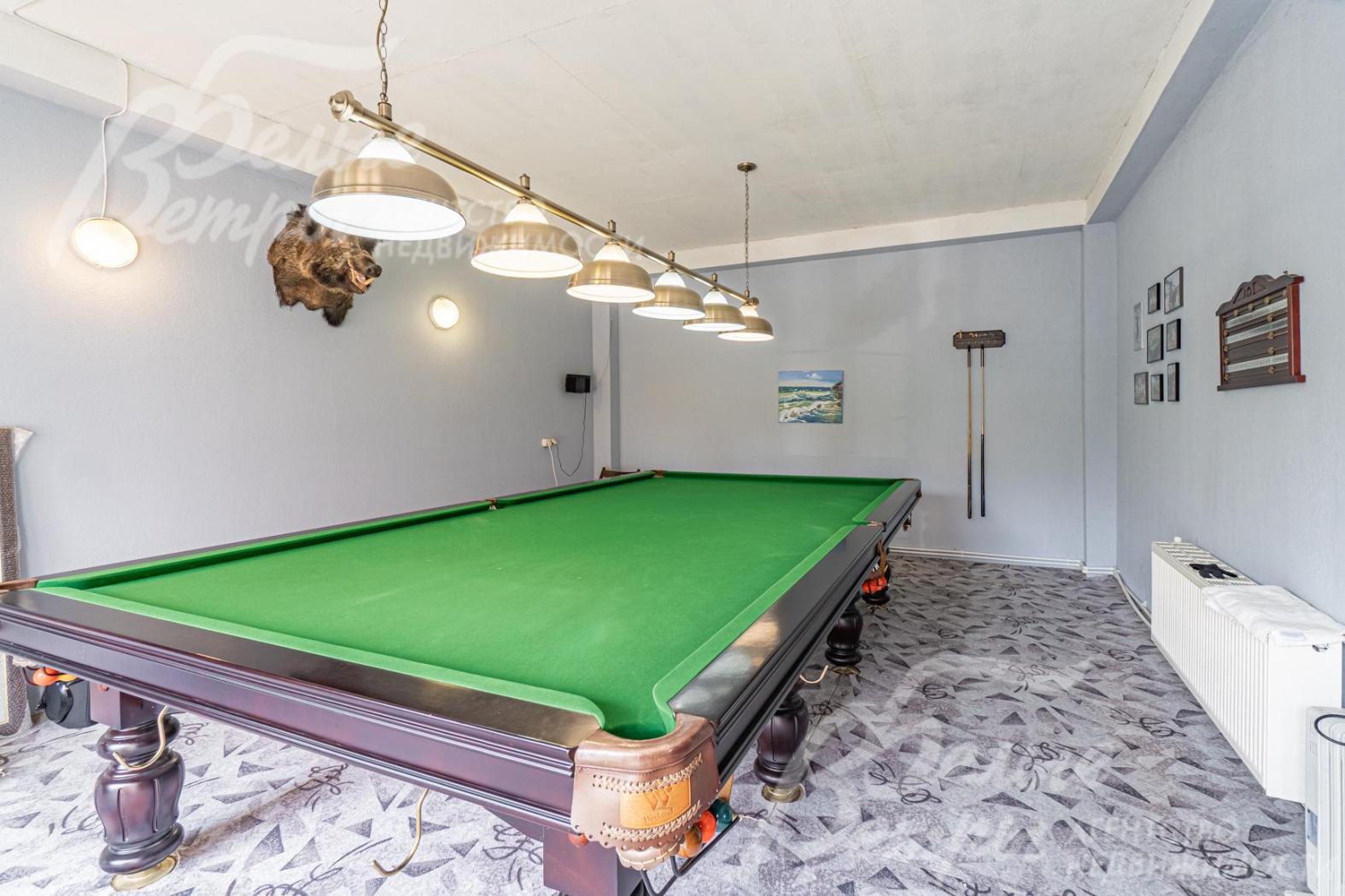 Бильярд во вспомогательном доме