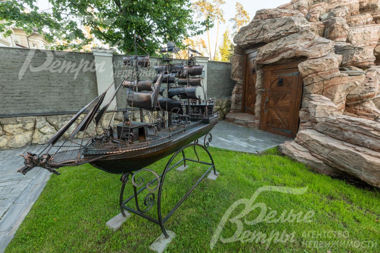 Винный погреб в виде пещеры