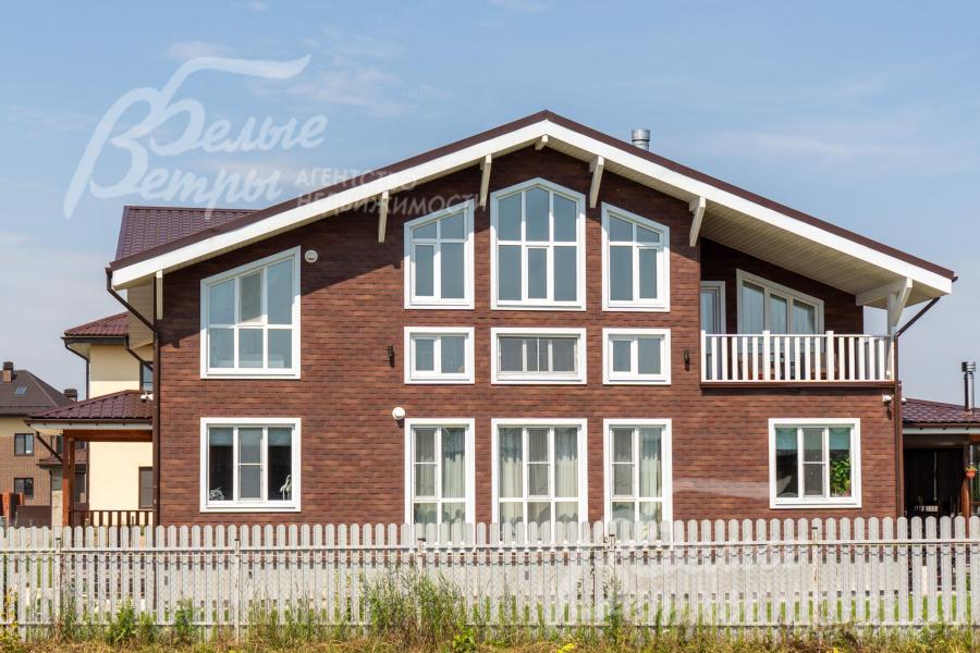 Меблированный дом, построенный по современной каркасной технологии