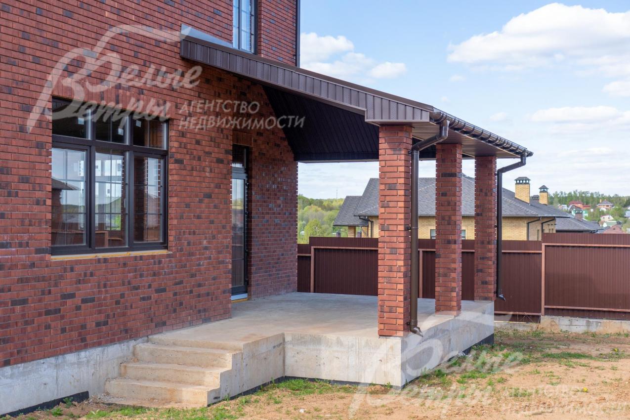 Открытая терраса с выходом в сад