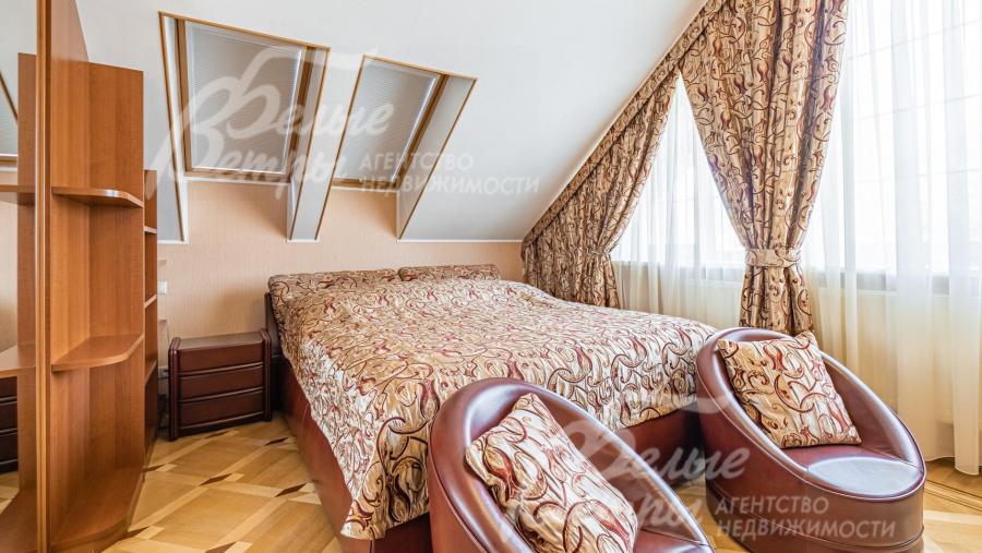 Спальня 21 кв.м на втором этаже