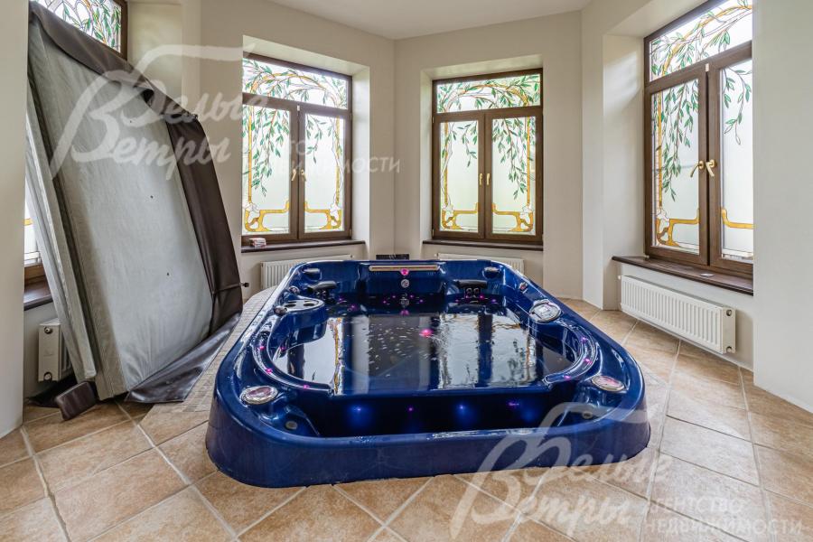 Помещение с гидромассажным бассейном 18 кв.м