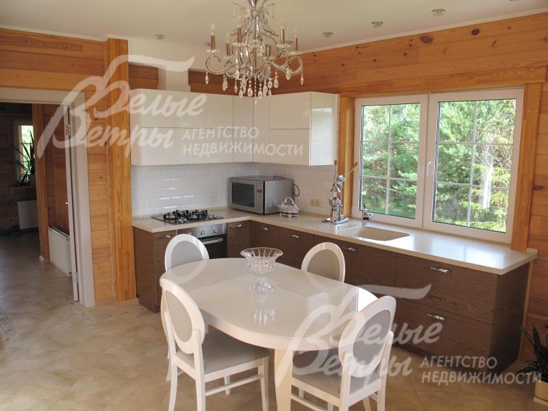 Кухня-столовая.