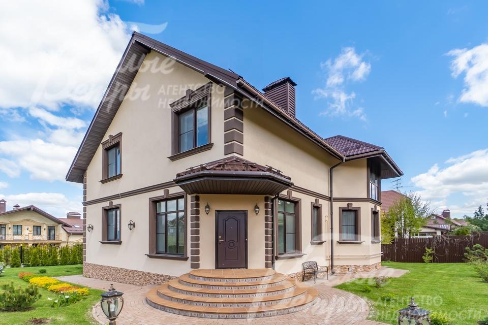 Современный кирпичный дом в охраняемом поселке бизнес класса 