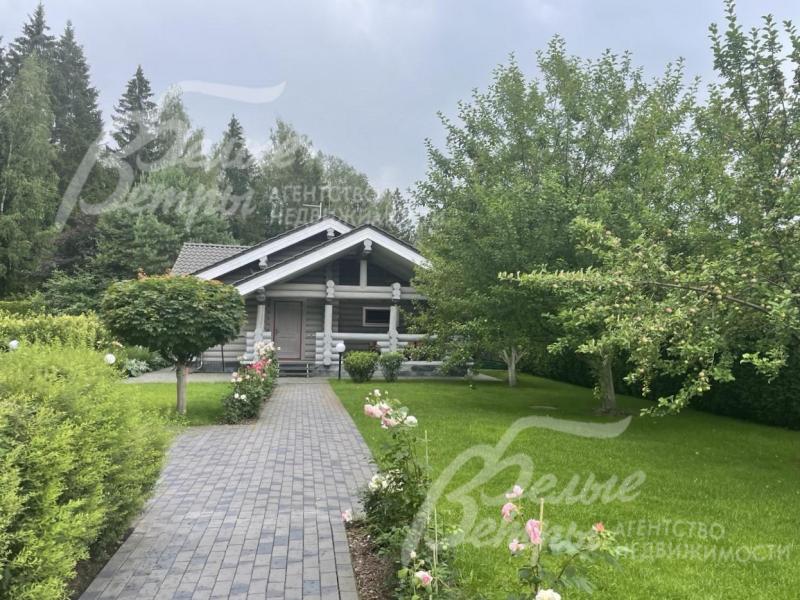 Баня с гостевой квартирой-студией. 