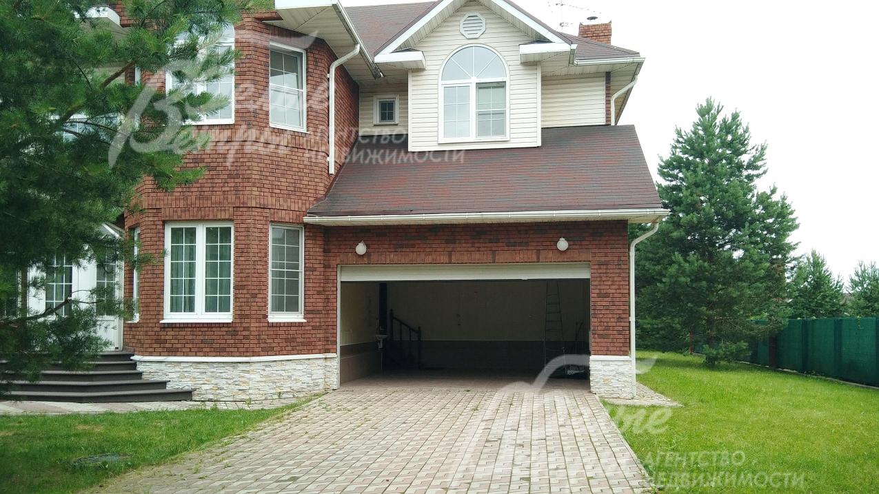 Гараж и большая парковка