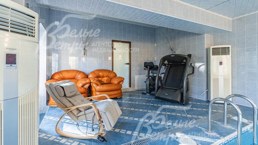 Зона отдыха в бассейне