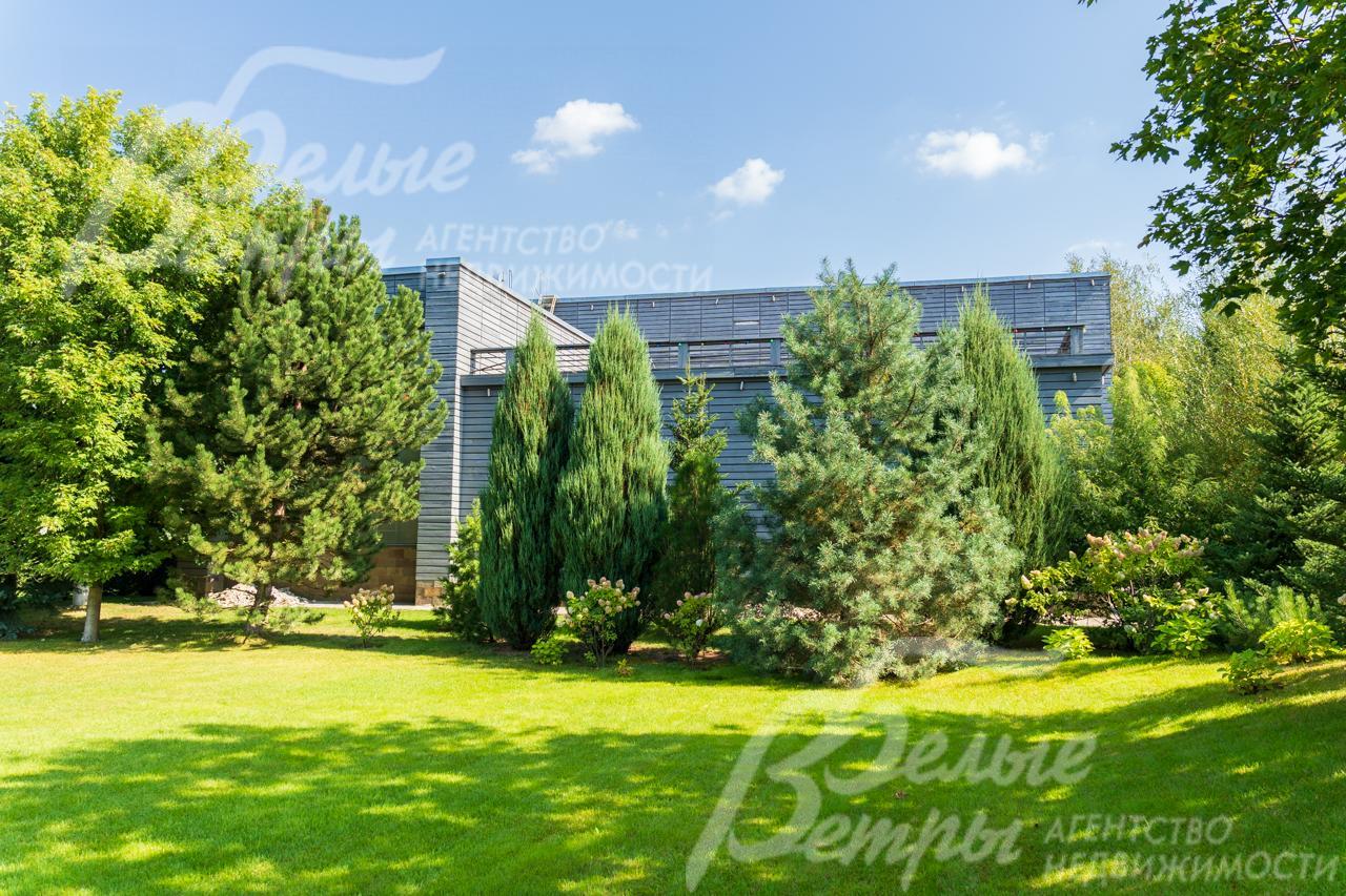 В этом поселке единомышленников принято встречать вместе праздники, решать сообща все вопросы и, конечно, просто наслаждаться общением.