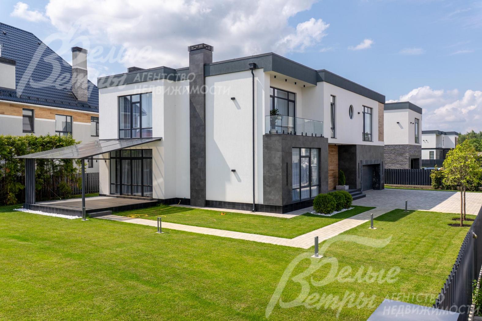 Участок находится в середине коттеджного посёлка бизнес-класса