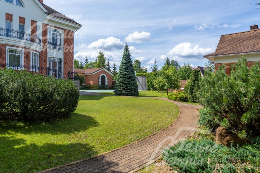 Красивый парковый ландшафт