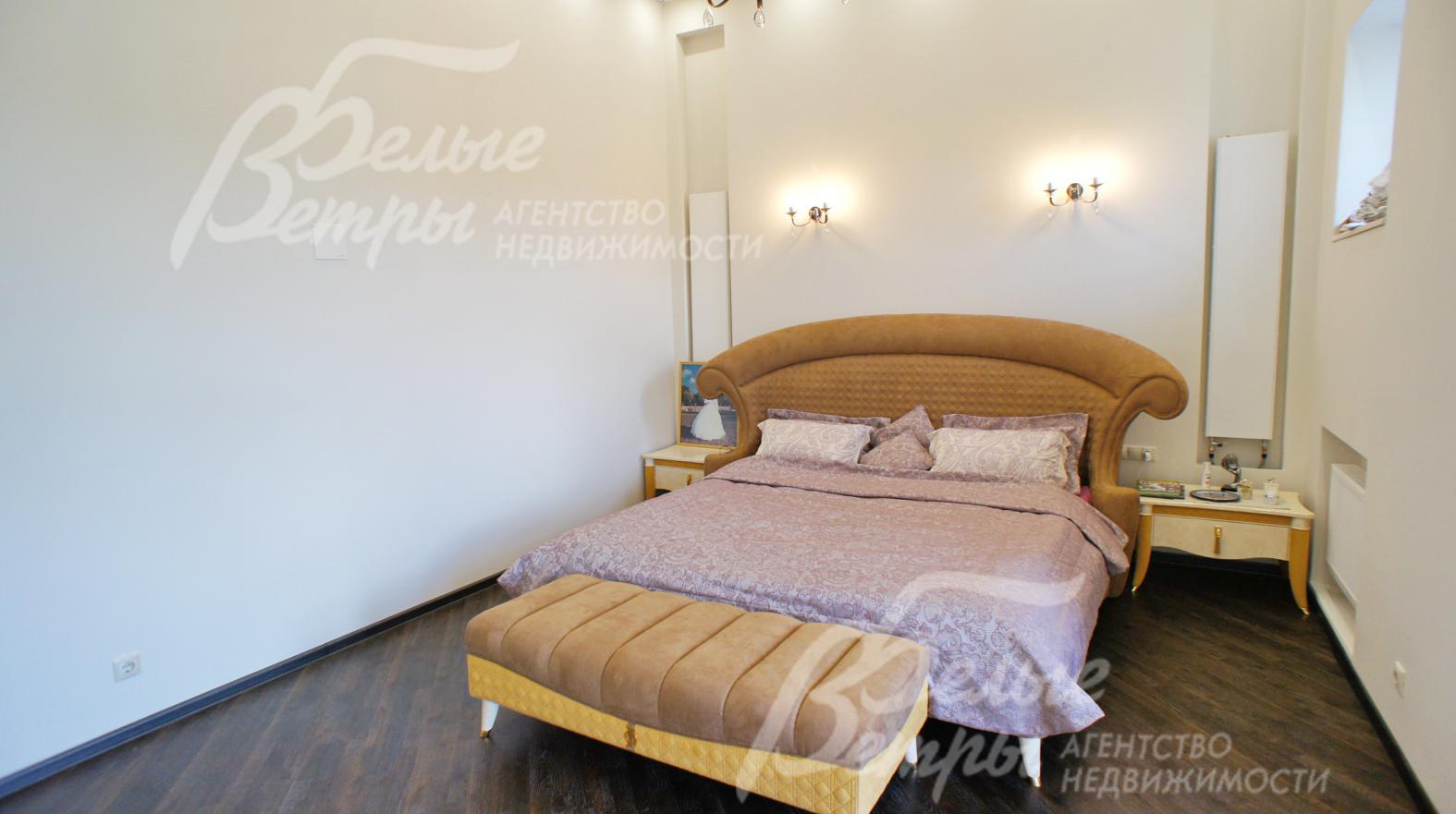 Мастер спальня: зона спальни 29 кв.м с выходом на террасу. Спальный гарнитур из коллекции Caractere от Бренда Turri.