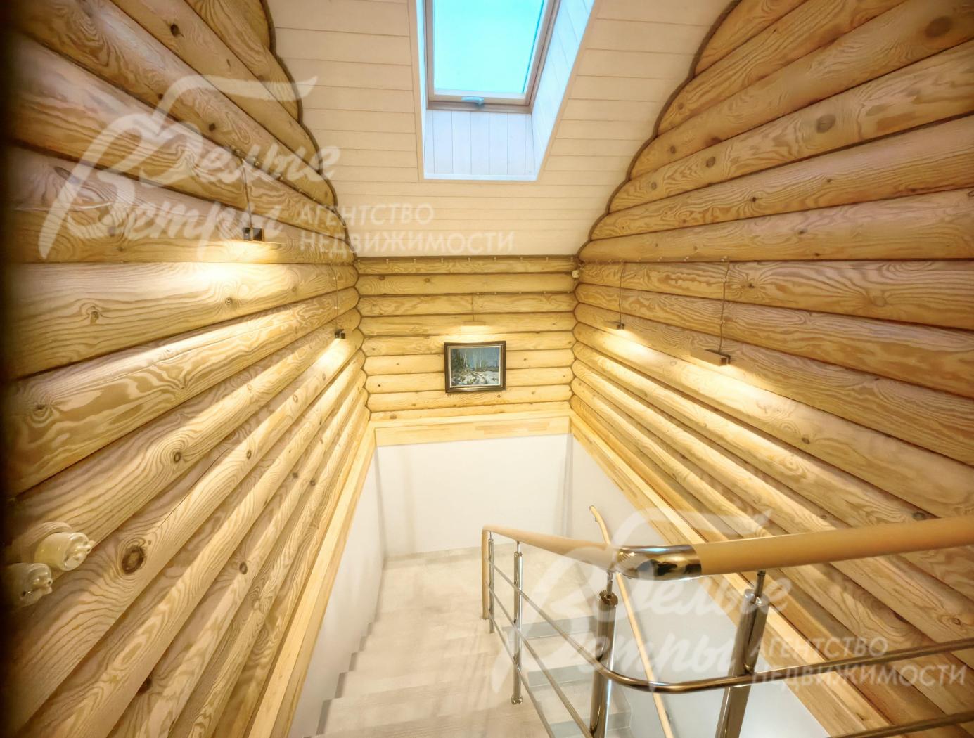 Лестничный холл второго этажа