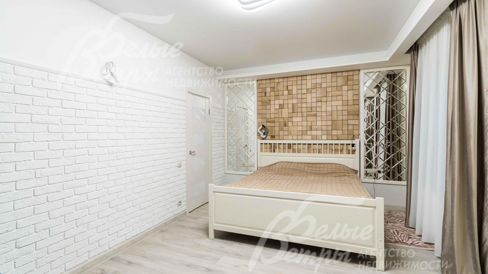 Мастер-спальня с гардеробной и санузлом на 2-ом этаже