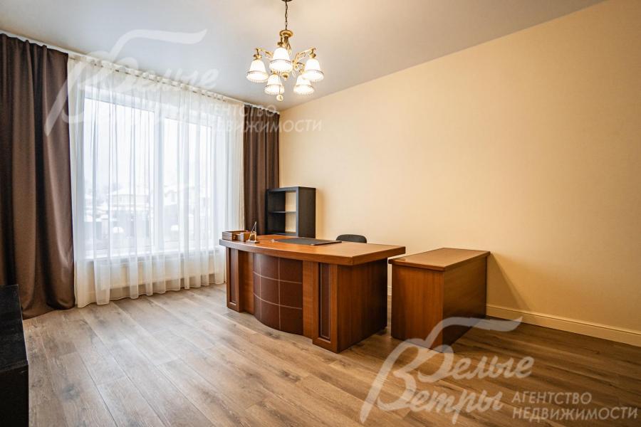 Мебель в кабинете - массив ценных пород дерева