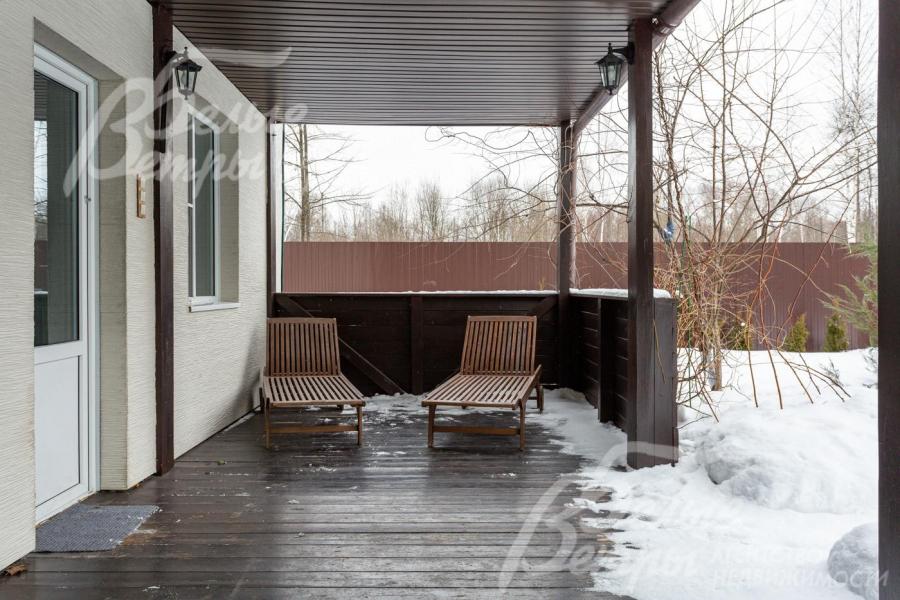 Меблированный дом на участке 7.5 соток