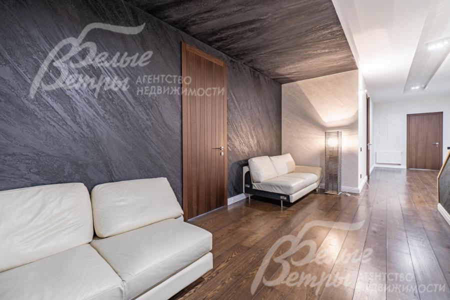 Холл второго этажа