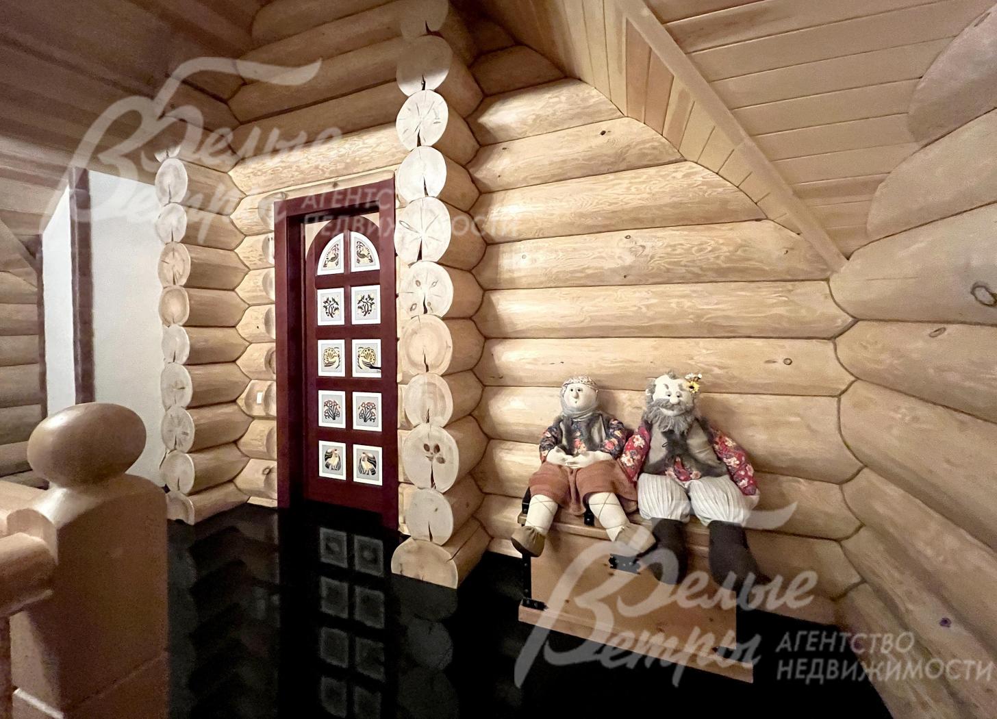 Интерьер дома наполнен элементами в национальном стиле «русская сказка»