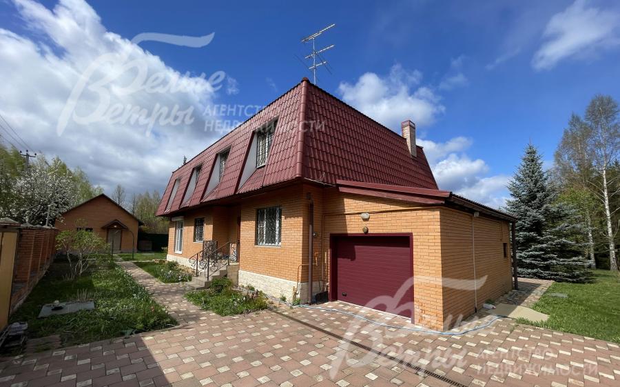 Дом с гаражом