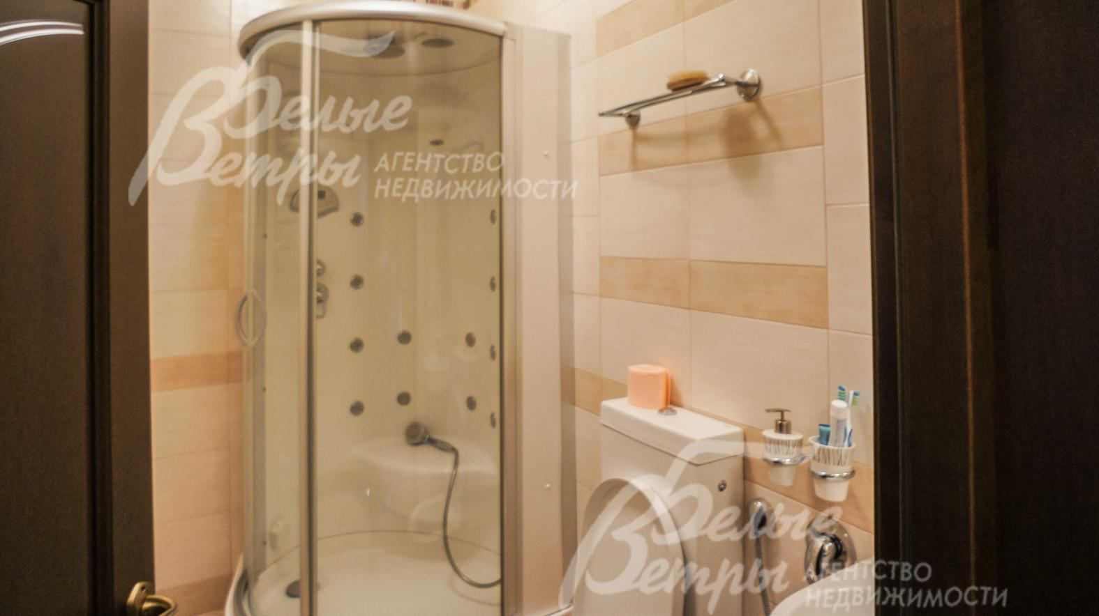 Санузел с душем на втором этаже