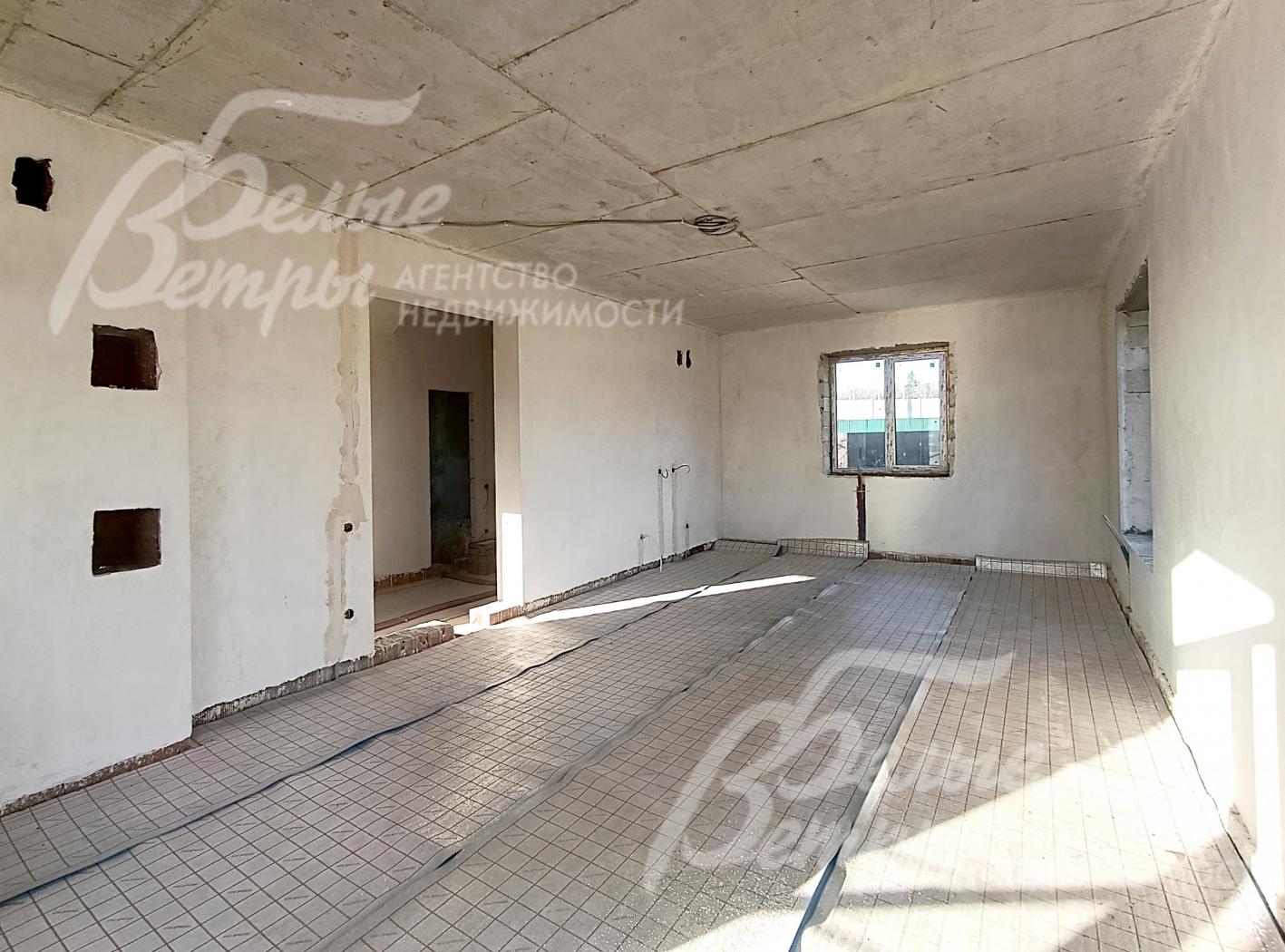 Просторная зона объединённой гостиной и кухни-столовой (40 кв.м): есть выводы под камин