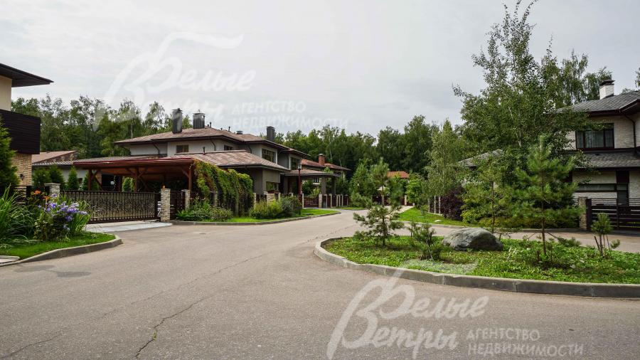 Широкие асфальтированные дороги