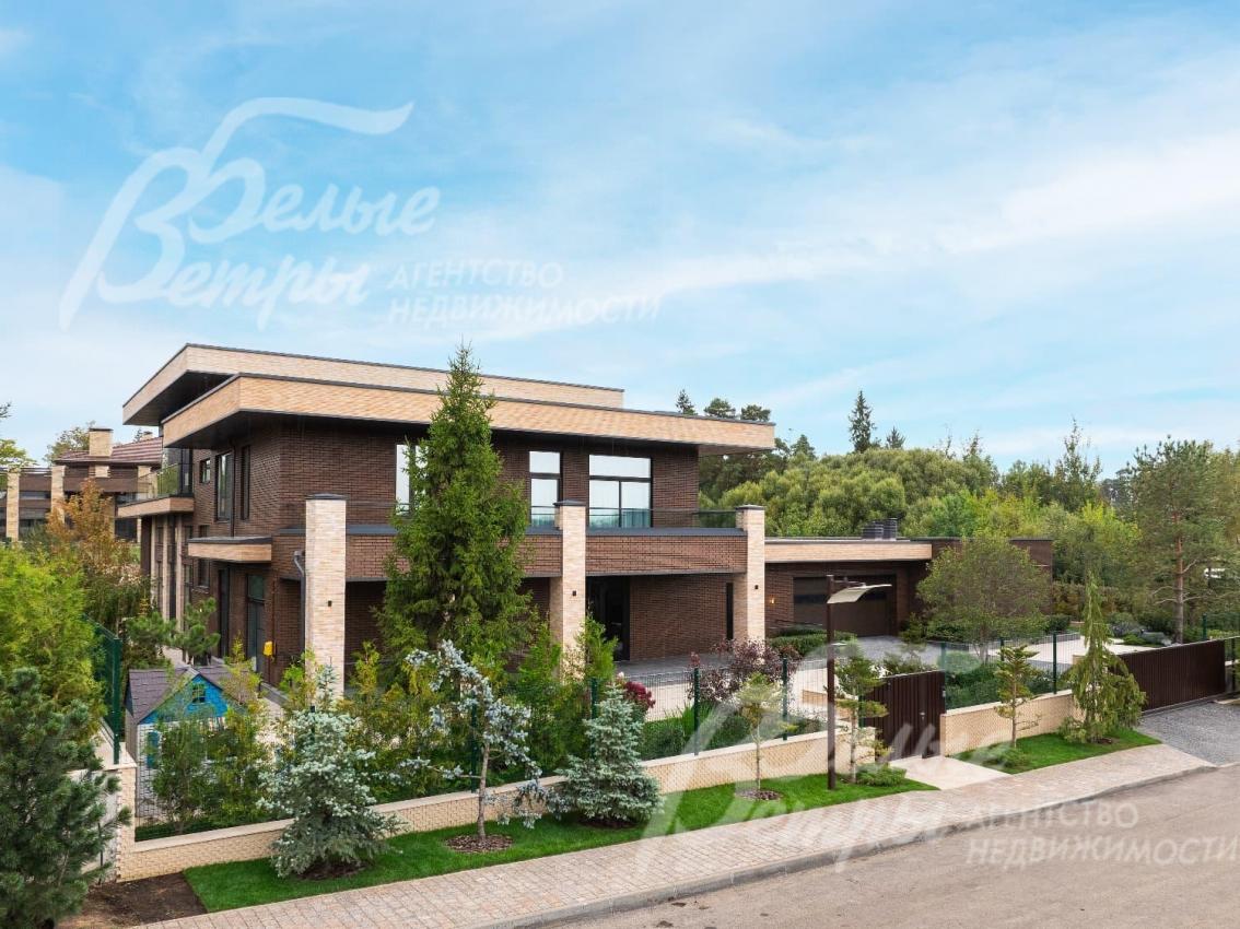 Премиальный коттедж на участке 21 сотка в обжитом охраняемом коттеджном поселке Усадьба Бергов