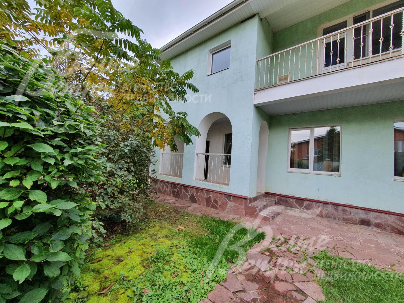 Дом в аренду на участке площадью 17 соток