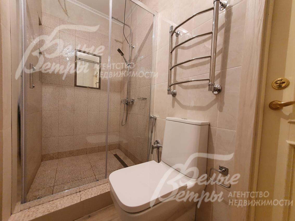 Санузел с душевой на втором этаже