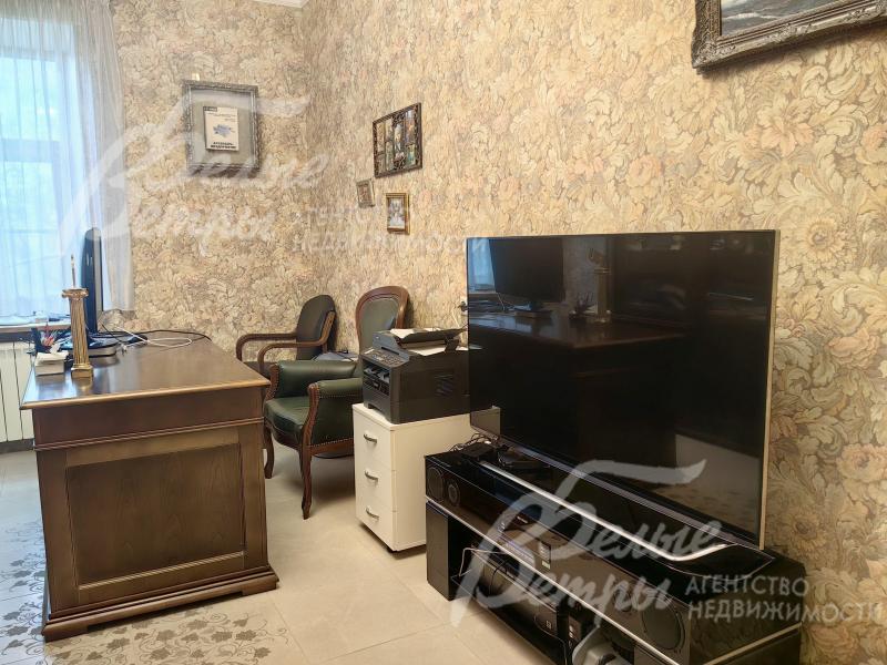 Рабочая зона в кабинете.