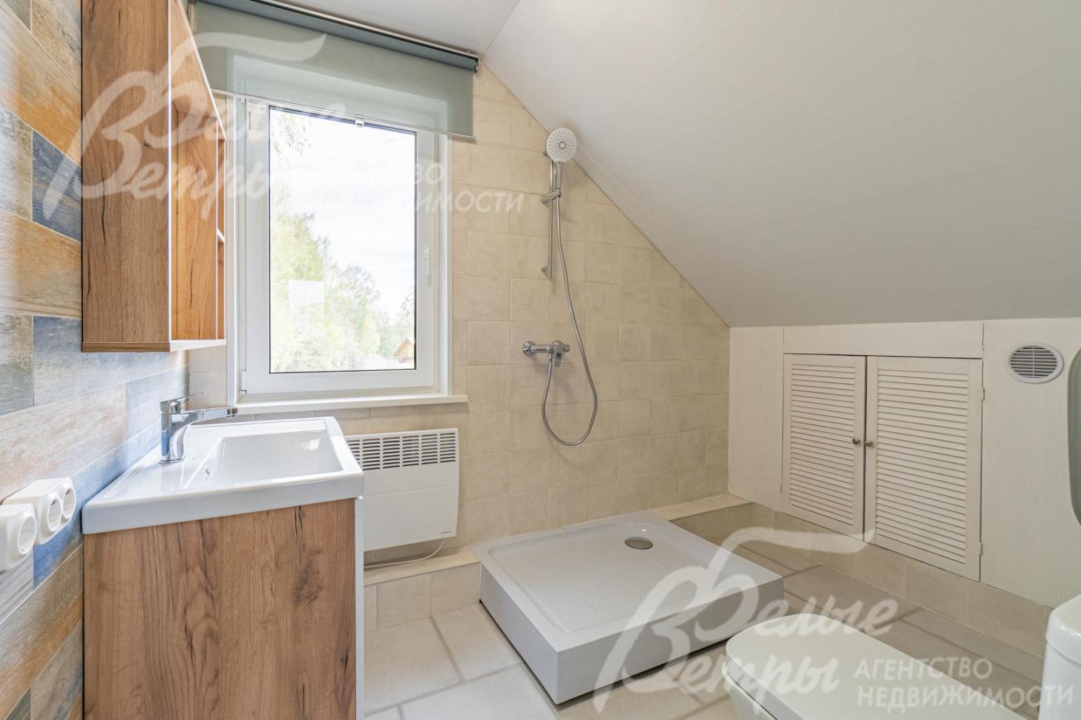 Санузел с душем на втором этаже