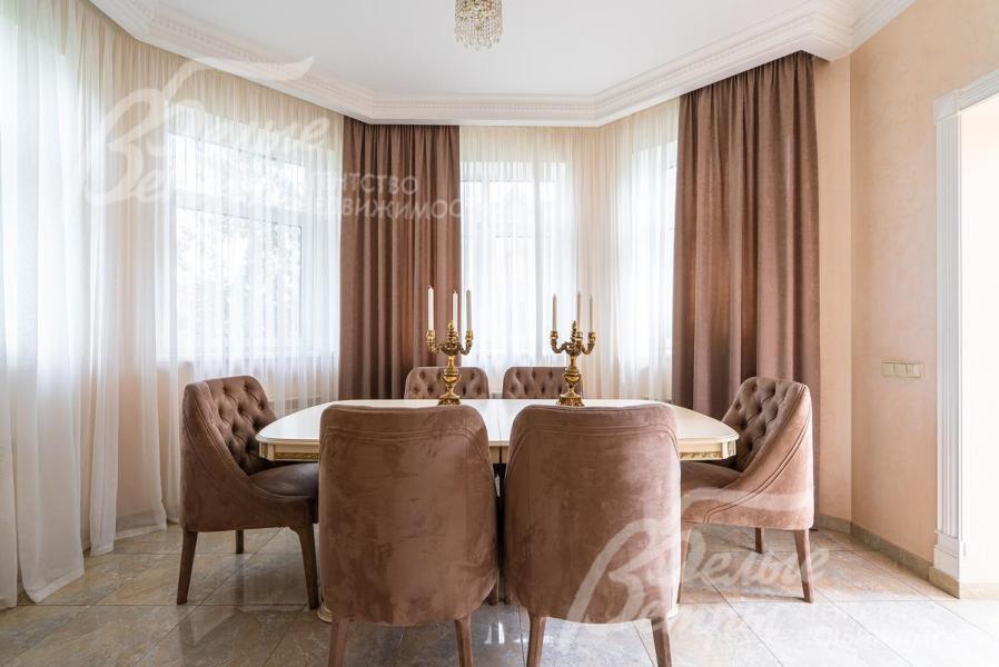 Обеденный гарнитур на 6 персон 