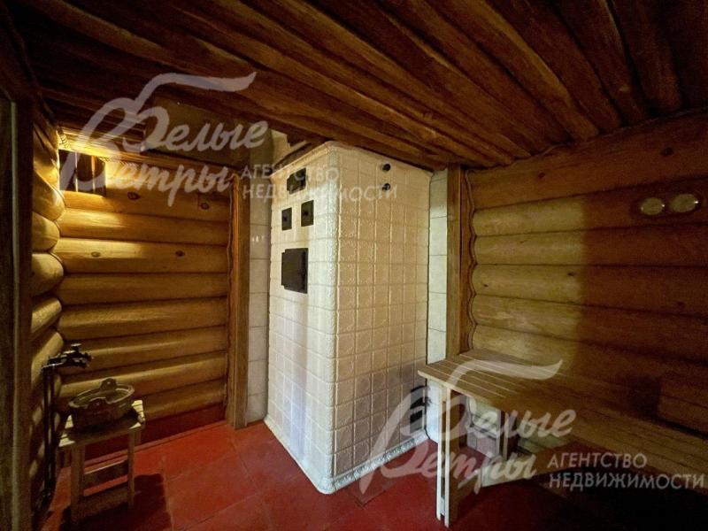 Печь в парной облицована изразцами