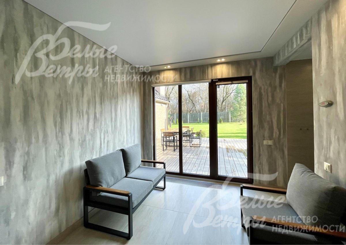 Из зоны сауны есть выход на террасу